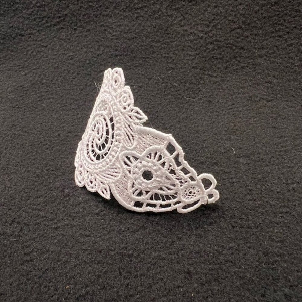 Homemade White Lace Bracelet With Silver Hardware - Picture 5 of 7